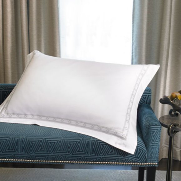 RitzCarlton Bedding Nwt Ritzcarlton Diamond Border Pillow Shams